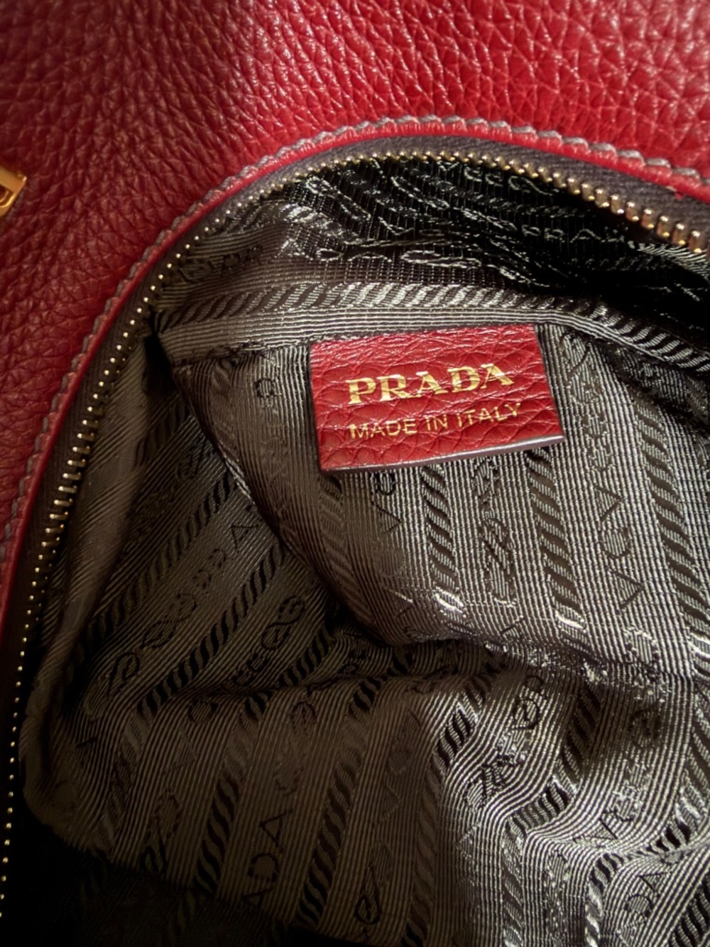 Prada Vitello Daino Hobo Handbag in Amaranto *PRISTINE* - Picture 11 of 12